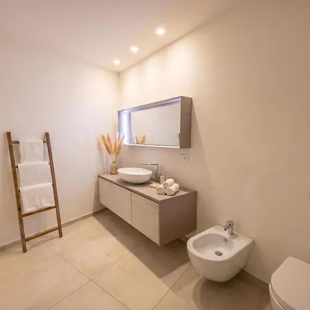 Venere With Garden & Parking - Happy Apartment *