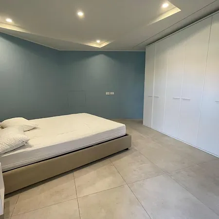 Venere With Garden & Parking - Happy